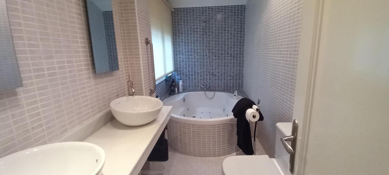 El Puente  Chalet Con Piscina, Sauna Y Jacuzzi Cerca Del Mar A Media Hora De Bilbao Y Santander מראה חיצוני תמונה